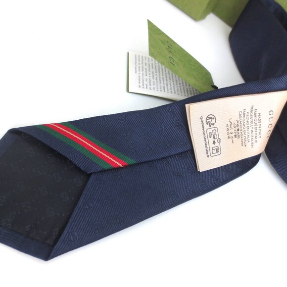 NWT GUCCI MEN'S SILK LOGO EMBROIDERY PSAG NAVY BLUE - Picture 2 of 10